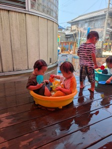 水あそび・プールがスタートしています